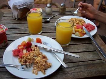 Dave Clingman and Andrew Wharton eat breakfast at Hotel Mercurio in Puerto Vallarta