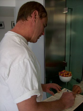 Dave Clingman registering at Clinica del Pilar, Guadalajara for liposuction surgery